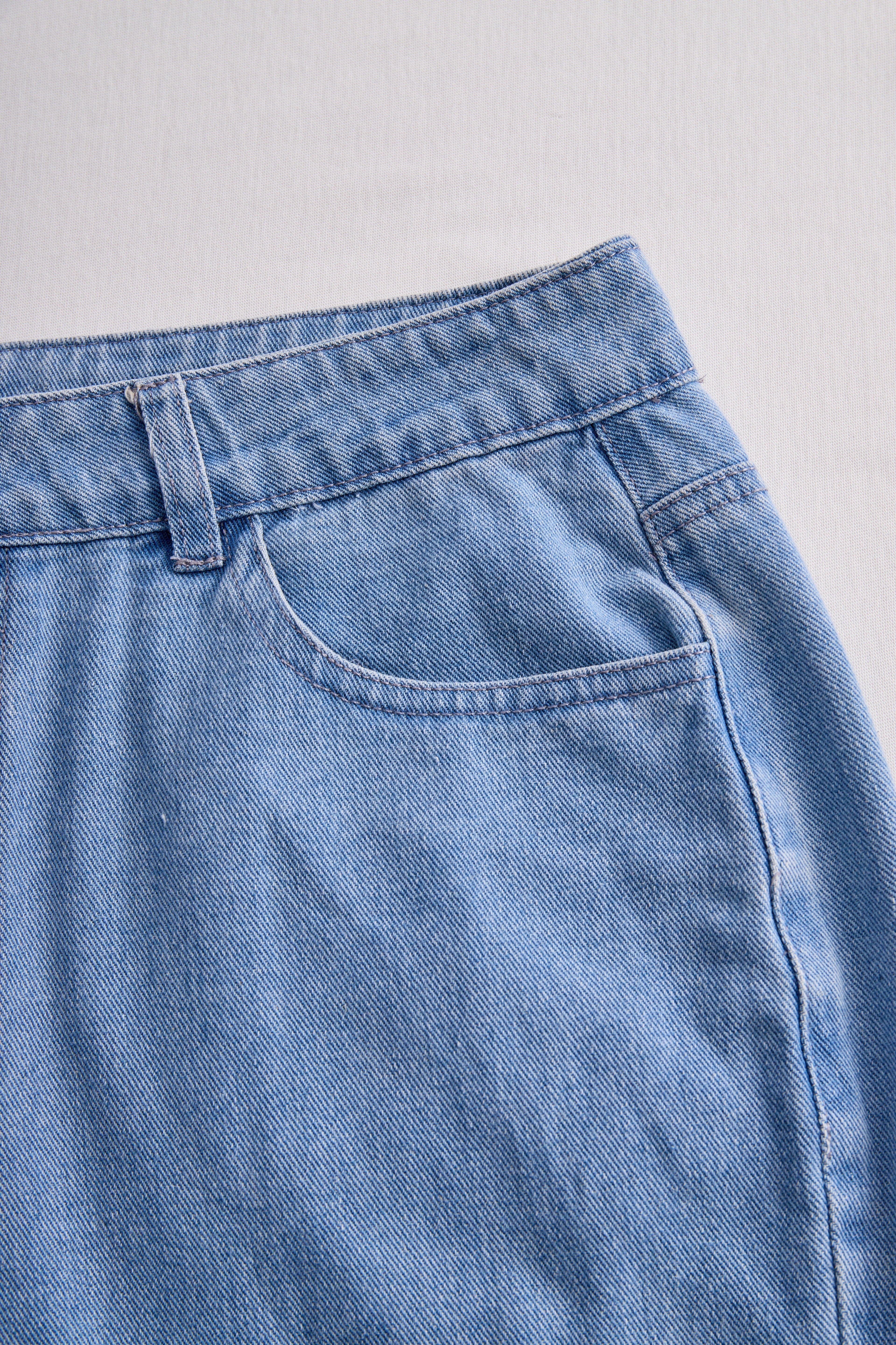 Completo Donna in Denim Due Pezzi con Top Asimmetrico